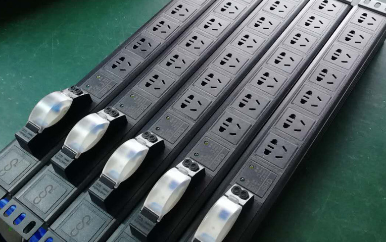 大功率PDU插座 7位國標5孔 防雷保護 16A斷路器  大功率設備專用