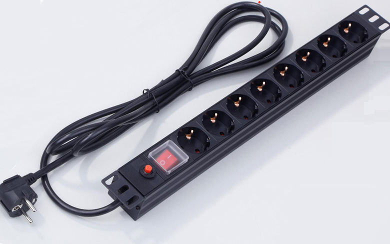 徳標PDU插座，8位徳標 開關(guān) 過載保護